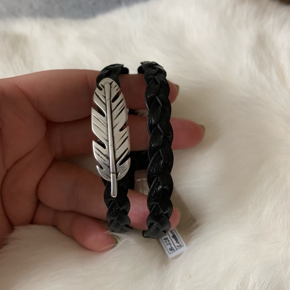 NWT • silver feather leather wrap bracelet